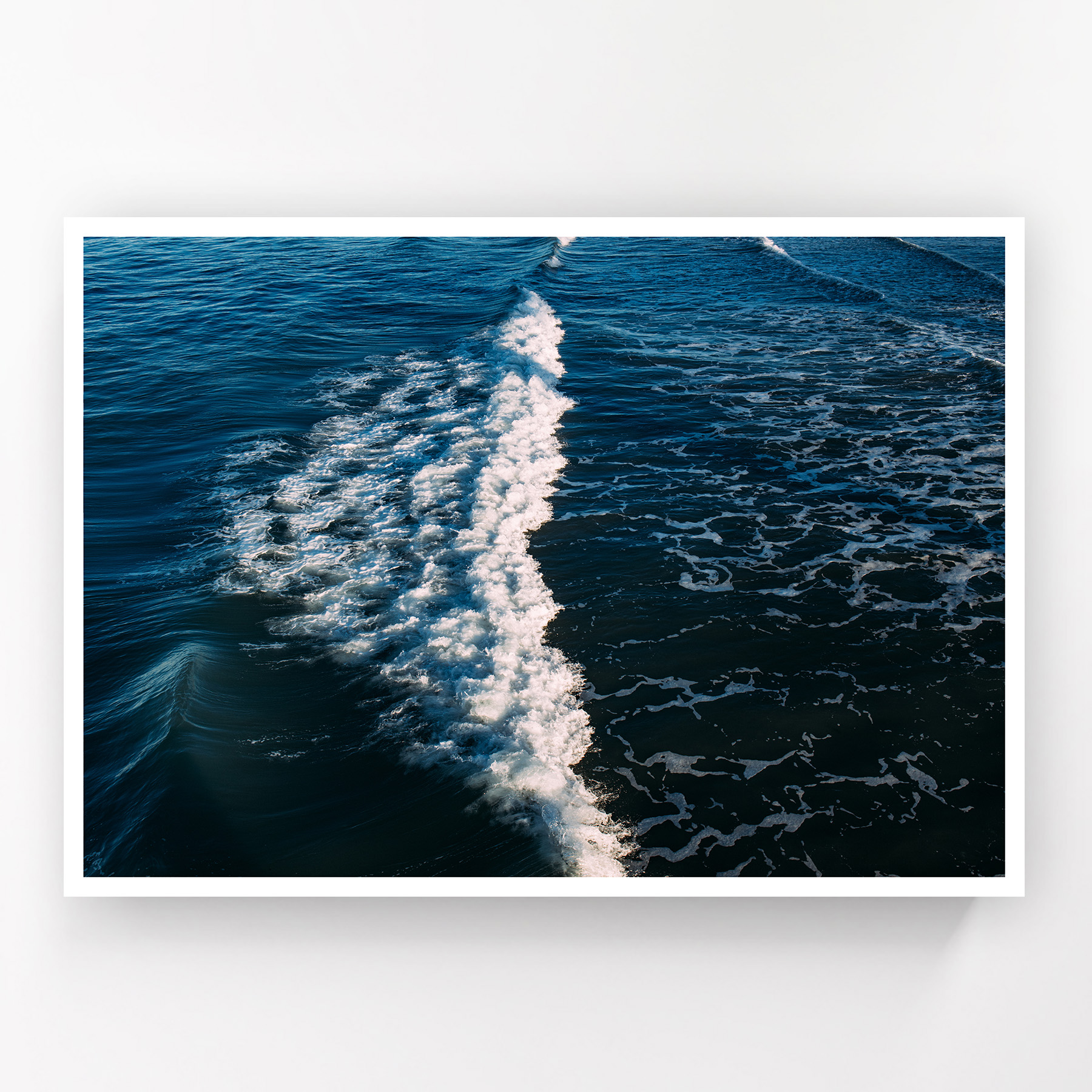 pp0015-OceanLandscape-Waves-Crashing-From-Above-mockup